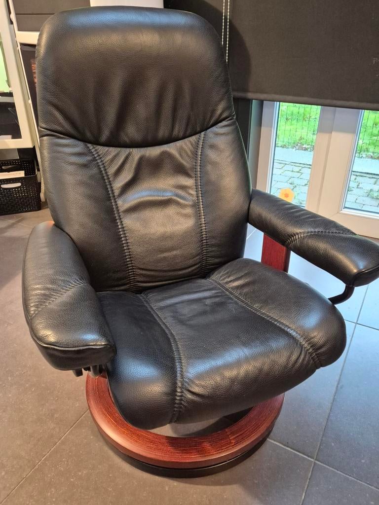 Ekerson Stressless Lederen relaxzetel (hogere prijsklasse), Huis en Inrichting, Fauteuils, Zo goed als nieuw, Hout, Leer, 50 tot 75 cm