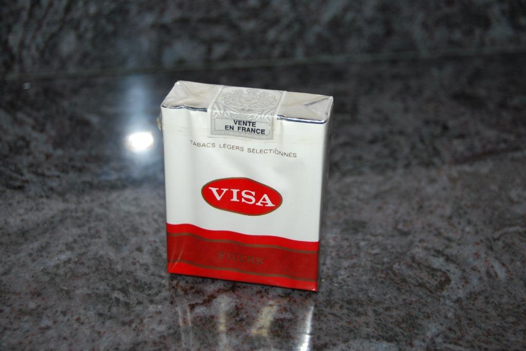 VISA ROUGE.  ANCIEN PAQUET DE CIGARETTES . NON CONSOMMABLE, Enlèvement ou Envoi