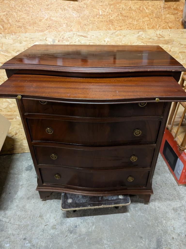 Commode anglaise en acajou des années 1950, Enlèvement ou Envoi