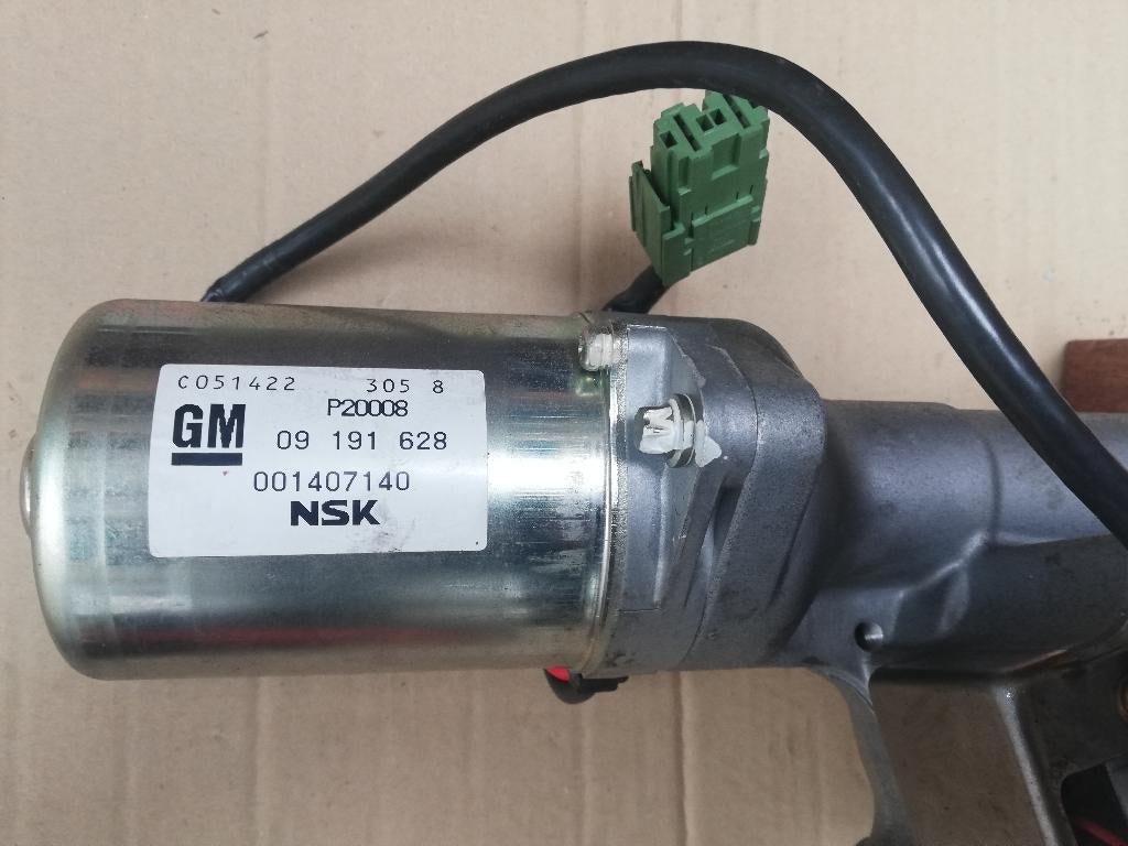 REDUCTIEMOTOR 12v  ongeveer 104 toeren/min Sterk!, Ophalen of Verzenden, Nieuw, Opel