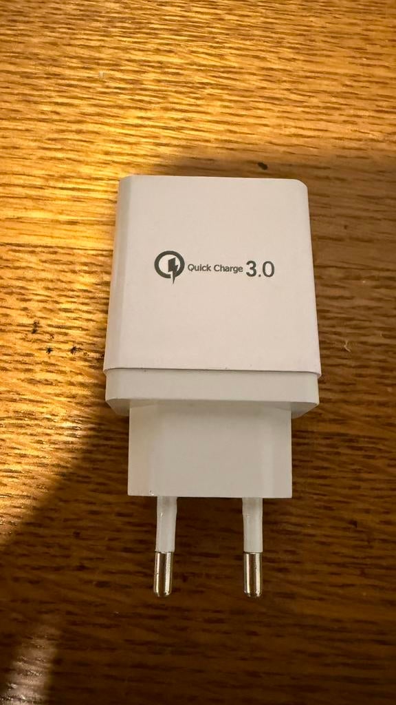 Travel Charger! Adapter! 4 USB aansluitingen! Zoals NIEUW!, Télécoms, Téléphonie mobile | Chargeurs pour téléphone, Enlèvement ou Envoi