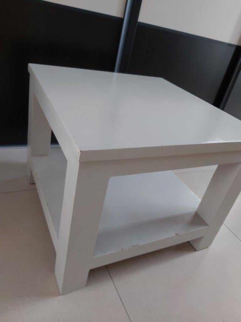 Table basse en bois massif peint, Maison & Meubles, Tables | Tables de salon, Enlèvement