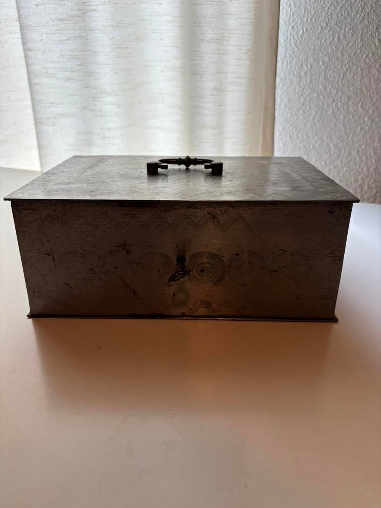 Vintage geldkoffer van Frans Beaumont, Ophalen