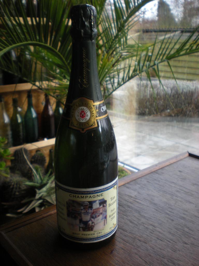 champagne capsule wielrennen Tom Boonen Parijs Roubaix, Verzamelen, Frankrijk, Ophalen of Verzenden, Champagne, Zo goed als nieuw
