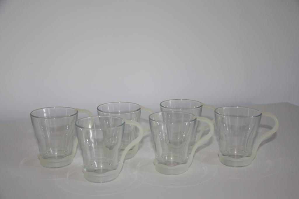 Set van 6 bormioli rocco tempered jaren 70 italy thee glazen, Verzenden, Gebruikt, Overige typen
