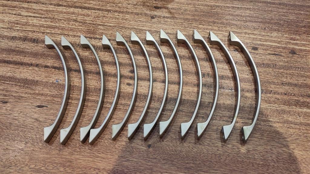 12 handgrepen keukenkasten, Ophalen