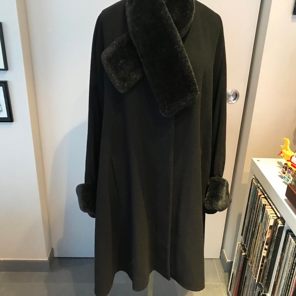 Zwarte geklede cape/ mantel, XL, Vêtements | Femmes, Vestes | Hiver, Enlèvement ou Envoi, Comme neuf, Taille 46/48 (XL) ou plus grande