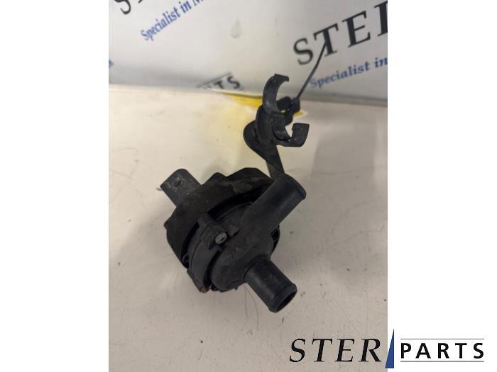 Pompe à eau supplémentaire d'un Mercedes C-Klasse, 3 mois de garantie, Utilisé, -, -