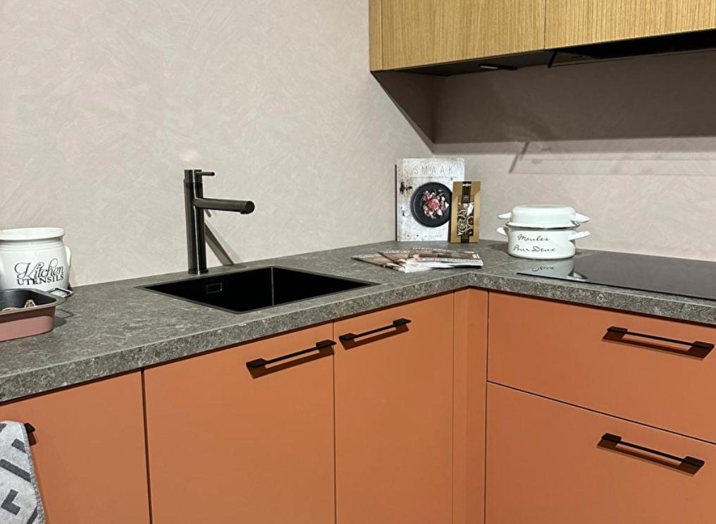 NIEUW Showroom Hoekkeuken + Apparatuur GEDEMONTEERD, Huis en Inrichting, Ophalen of Verzenden, Nieuw, Graniet of Steen, Hoekkeuken
