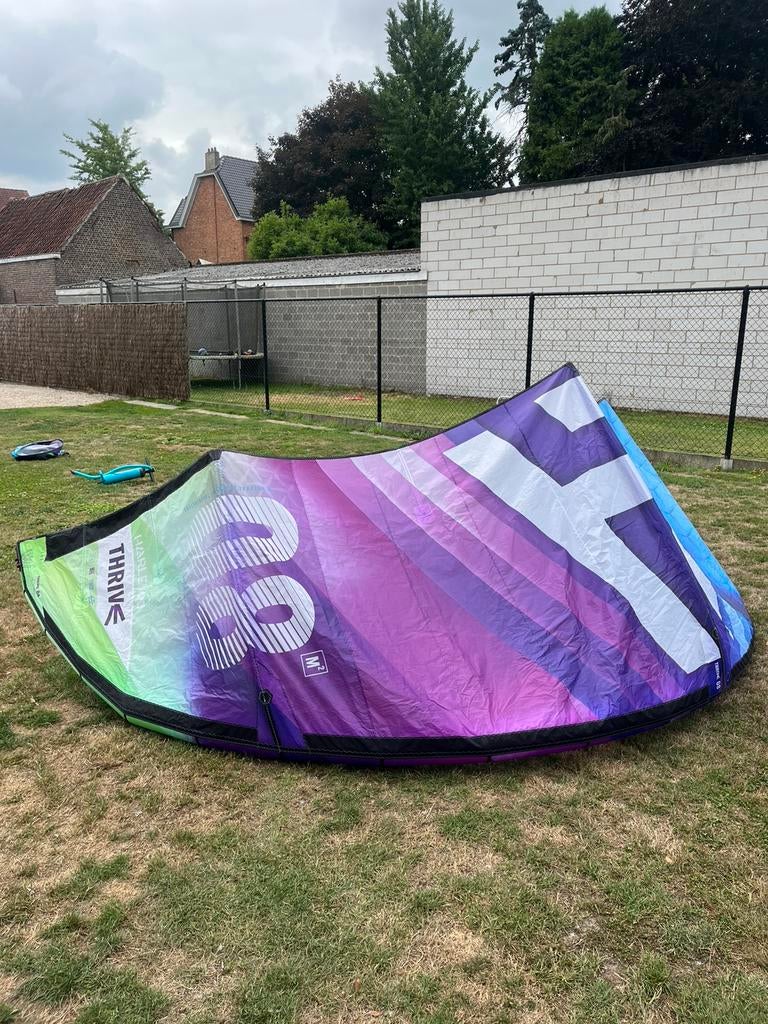 Harlem Thrive (8m) + Clickbar, Watersport en Boten, Kitesurfen, Ophalen of Verzenden, Gebruikt, 8 m², Kitesurf-set