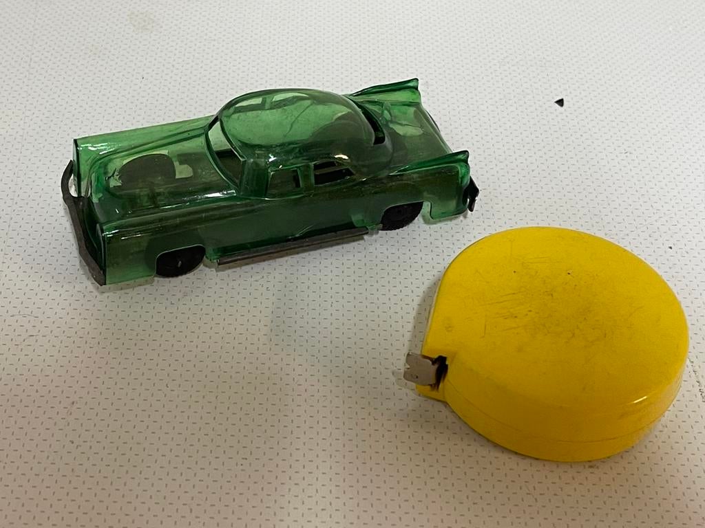 Blik en plastiek kleine friction auto, Enlèvement ou Envoi