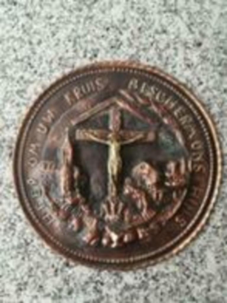 Koperkleurig metalen bord met kruisbeeld, Ophalen, Gebruikt