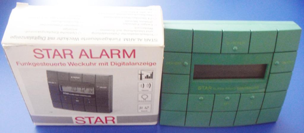 Réveil LED radio-piloté STAR, vert, vintage, Ophalen of Verzenden, Nieuw, Digitaal, Wekker of Tafelklok