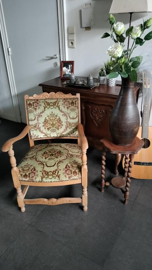 Antieke Louis XVI armstoel., Antiek en Kunst, Antiek | Meubels | Stoelen en Sofa's, Ophalen