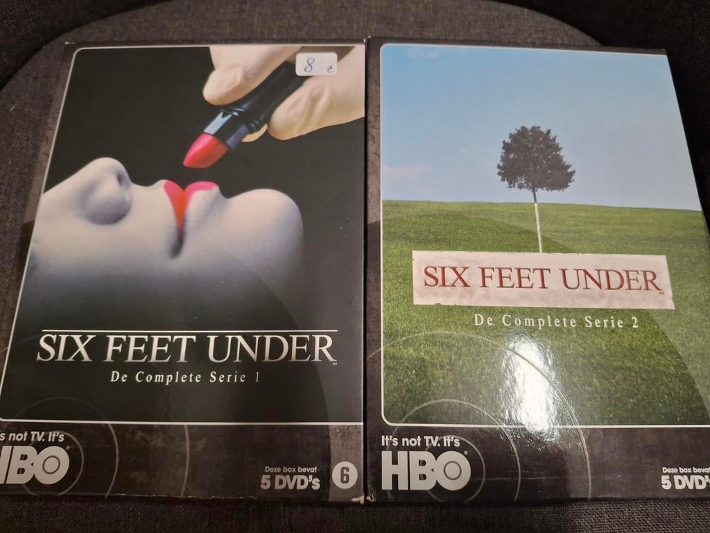 Six feet under, de complete Series 1 en 2 samen voor 8 euro, Enlèvement ou Envoi