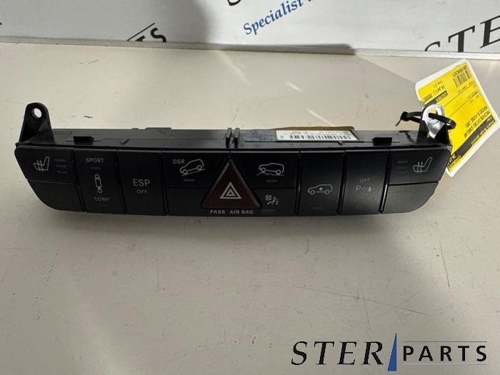 Paniekverlichtings Schakelaar van een Mercedes ML-Klasse, Ophalen of Verzenden, 3 maanden garantie, Gebruikt, Mercedes-Benz