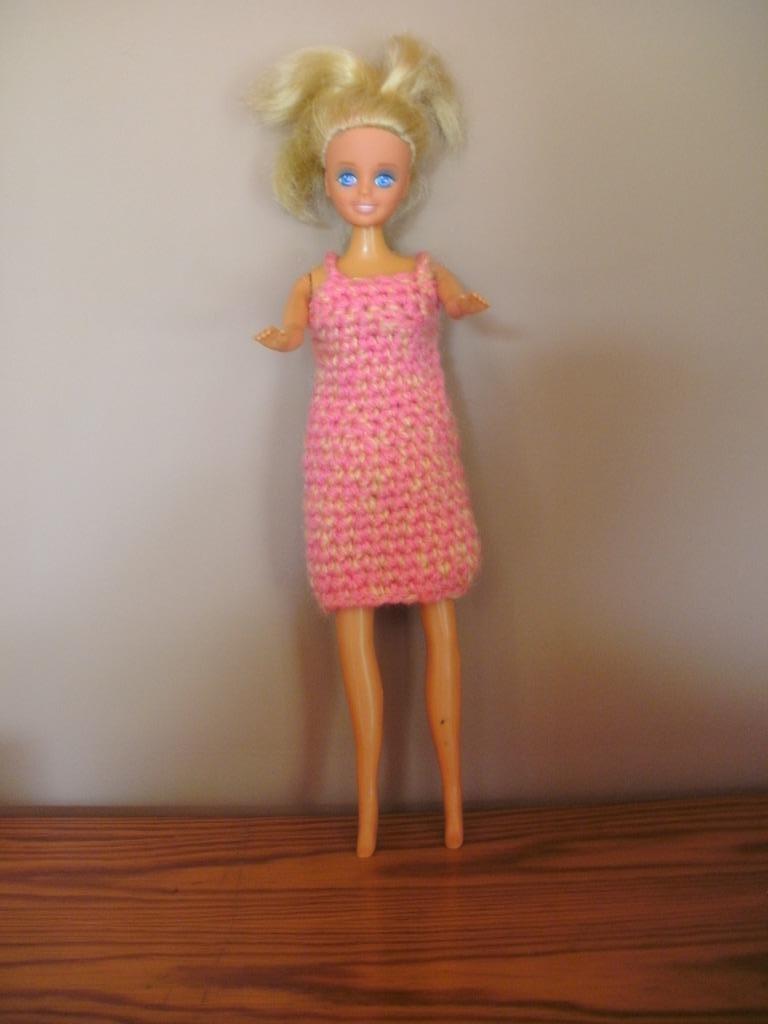 Barbiekleding/ 5 gehaakte Barbiejurkjes, Ophalen of Verzenden, Nieuw, Barbie