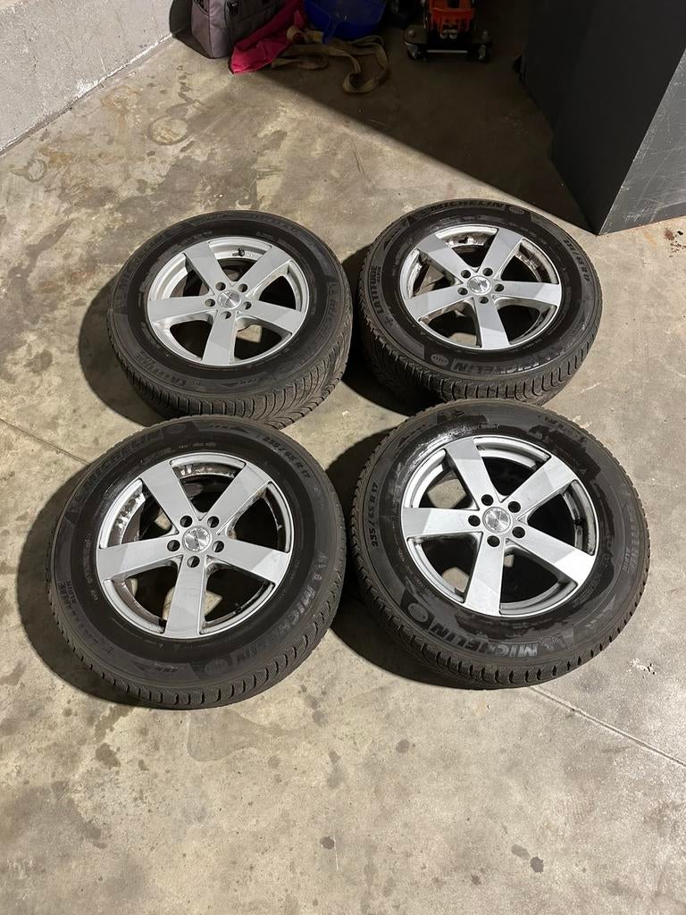 Audi Q5 - Michelin Winterbanden - 17 Inch, Auto-onderdelen, Banden en Velgen, Ophalen, Gebruikt, Banden en Velgen, 17 inch