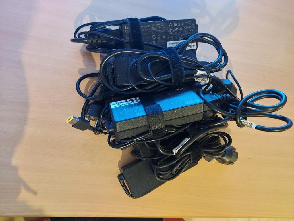 Chargeur pour ordinateur portable Lenovo, 20 euros l'unit, Enlèvement ou Envoi
