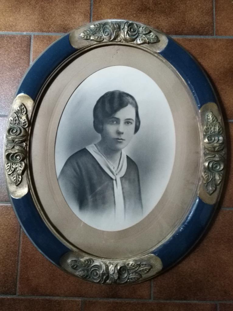 Antiek ovale houten uitgesneden kader met glas., Ophalen