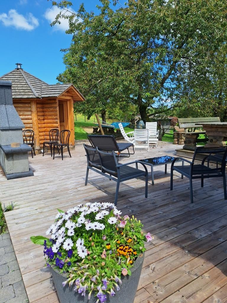 Canadees huisje te huur in de Ardennen, Vakantie, Dorp