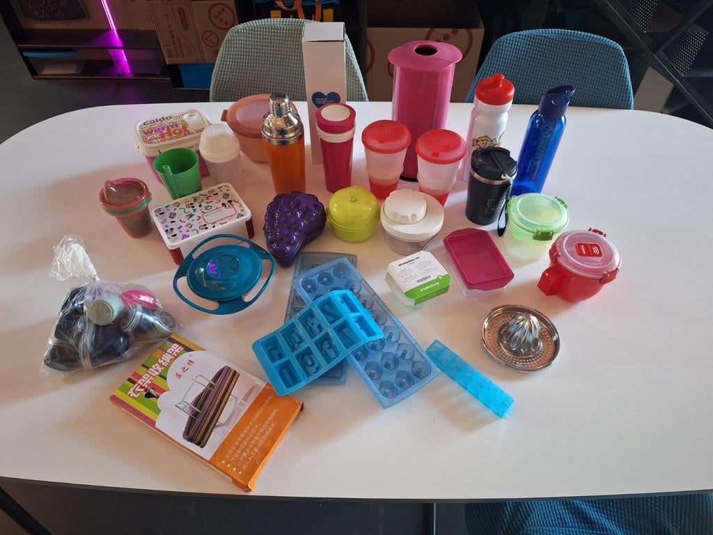 Doos allerlei voor rommelmarkt, Ophalen