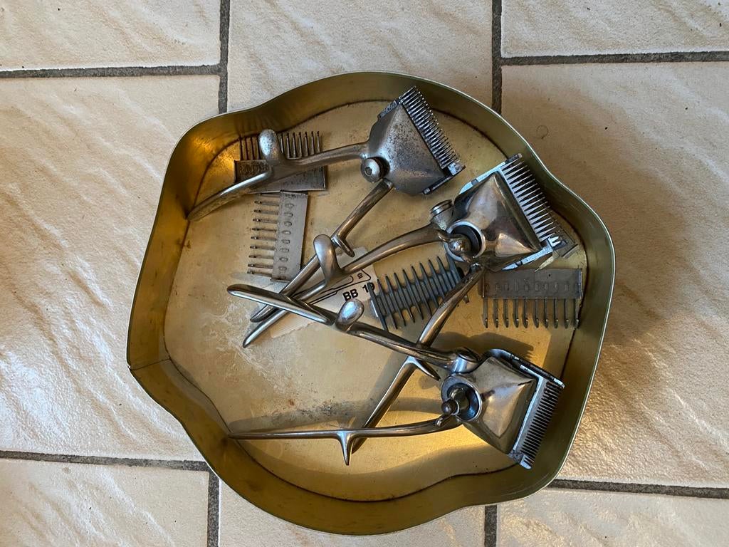 Antiek knipscharen, Ophalen