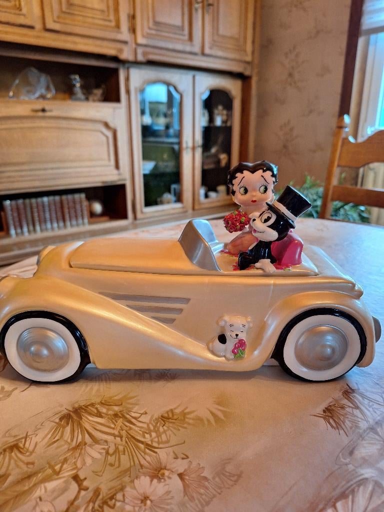Betty Boop Bed of Roses cookie Jar rare. Betty Boop 1er edit, Enlèvement ou Envoi, Neuf, Humain