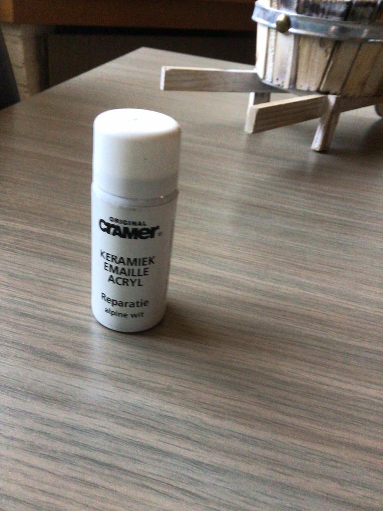 Reparatie spray voor keramiek, emaille, acryl, Doe-het-zelf en Bouw, Verf, Beits en Lak, Wit, Ophalen of Verzenden, Zo goed als nieuw