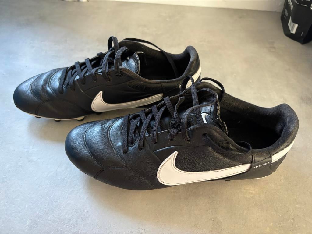 Voetbalschoenen leder Nike maat 40,5, Enlèvement, Utilisé