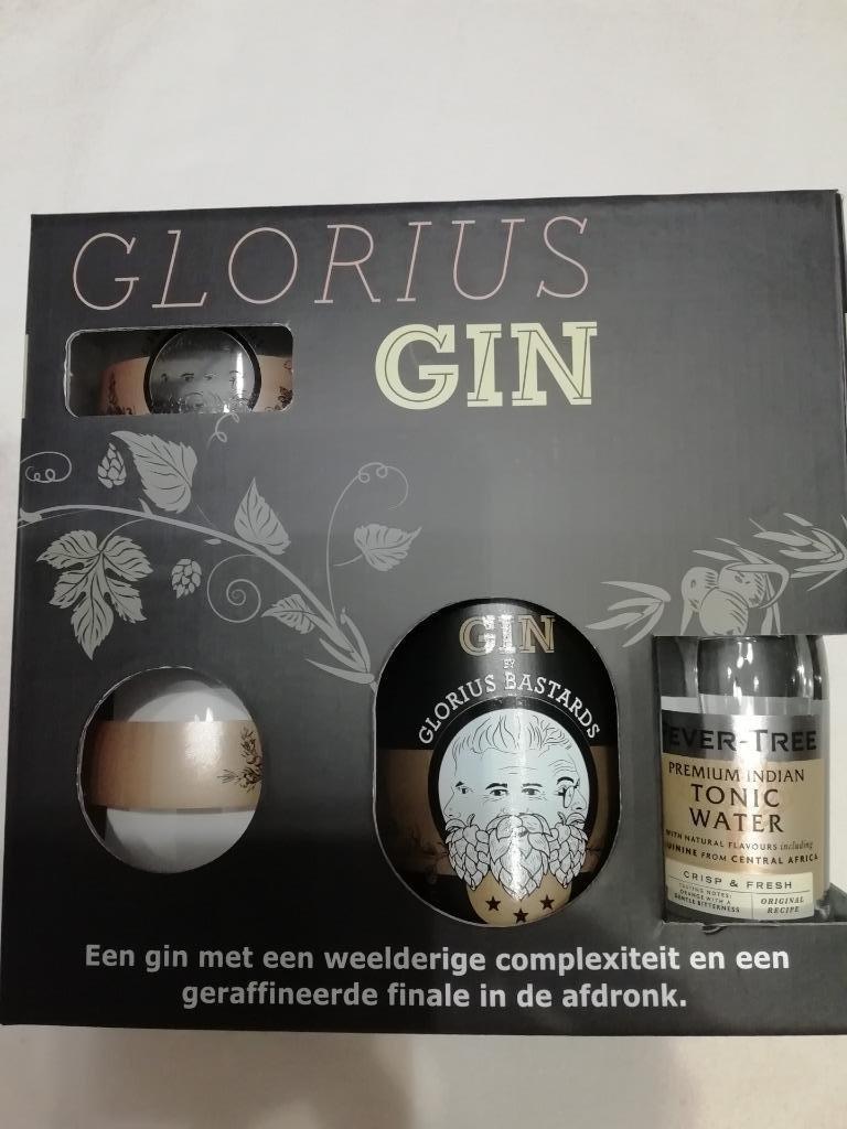 GLORIUS Gin in geschenkdoos, Verzamelen, Wijnen, Ophalen, Vol