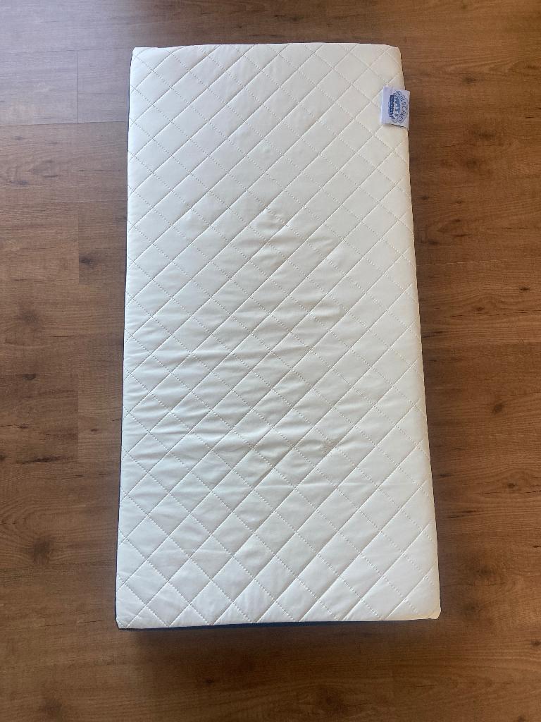 Matras babybed multicare 60cm op 120cm, Kinderen en Baby's, Babywiegjes en Ledikanten, Gebruikt, Ledikant, Ophalen