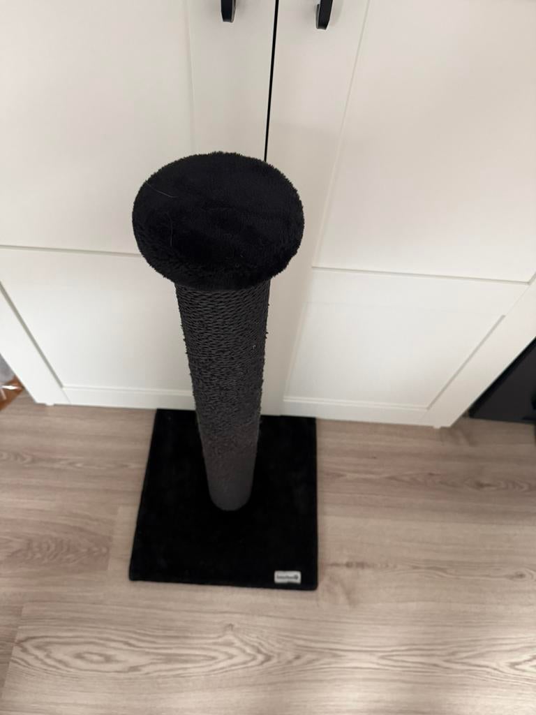 Katten paal van het merk beeztees te koop kleur zwart, Dieren en Toebehoren, Ophalen, Zo goed als nieuw