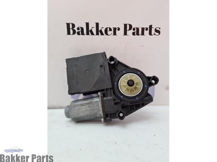 Moteur de vitre portière d'un Volkswagen Caddy, -, Volkswagen, -, 3 mois de garantie