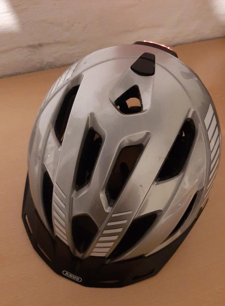 Abus fietshelm Urban-i 3.0 met licht maat 52-58cm, Ophalen, Gebruikt, M, Abus