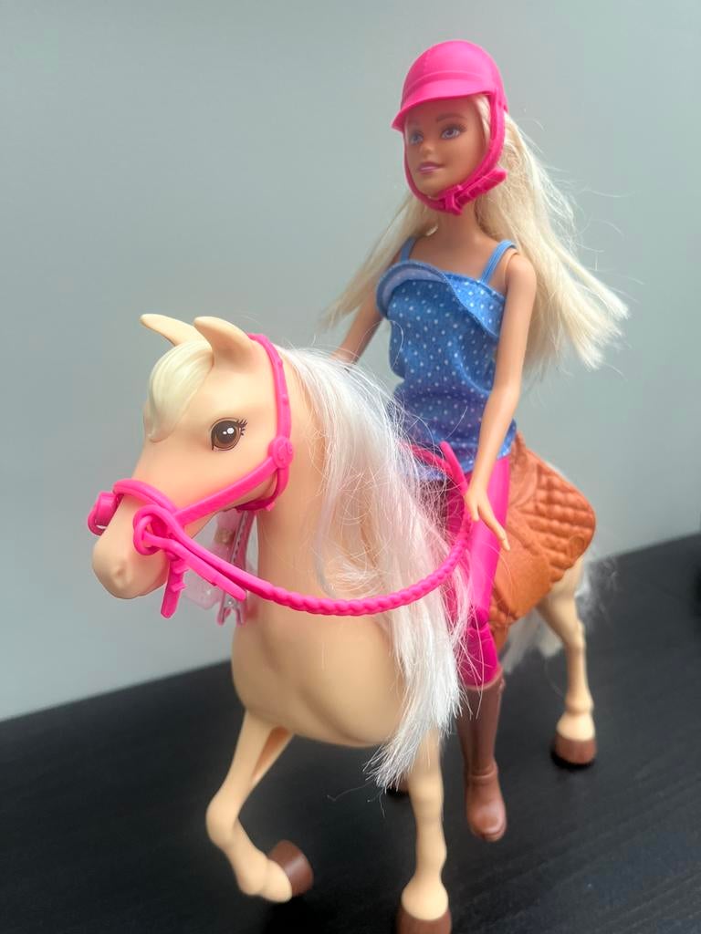 Barbie met paard, Kinderen en Baby's, Speelgoed | Poppen, Ophalen, Zo goed als nieuw, Barbie