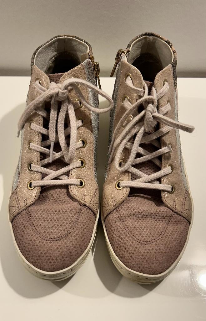 Pier One gouden sneakers (maat 38), Overige kleuren, Ophalen of Verzenden, Zo goed als nieuw, Sneakers