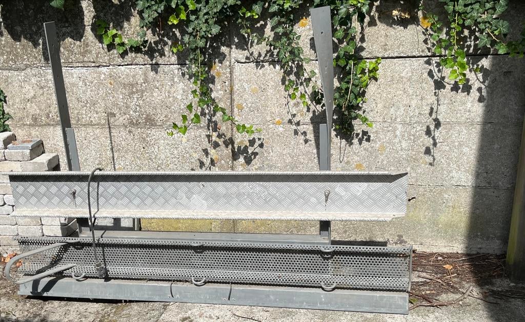 Rail voor moto op camper, Particulier
