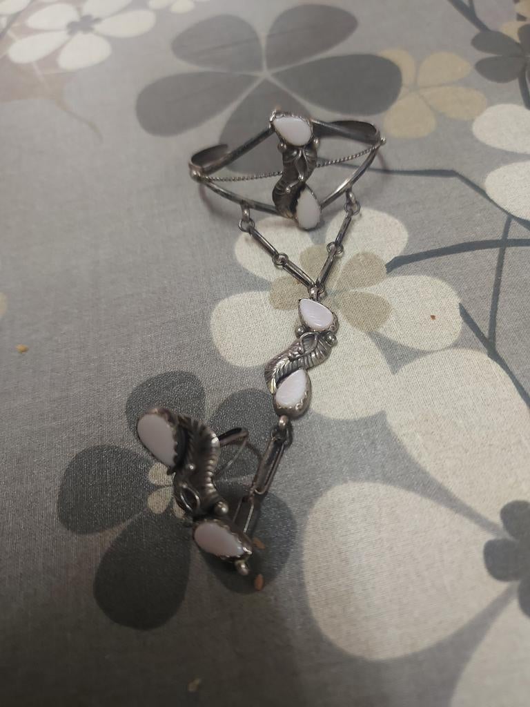 Slavenarmband met parelmoer., Ophalen of Verzenden