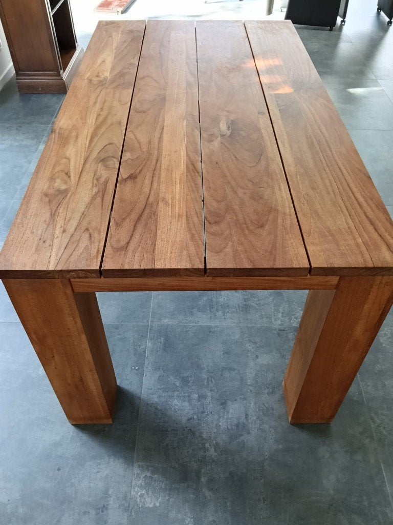 Massief eiken eettafel met stevige eikenhouten poten, Huis en Inrichting, Ophalen, Gebruikt, 100 tot 150 cm, Rustiek
