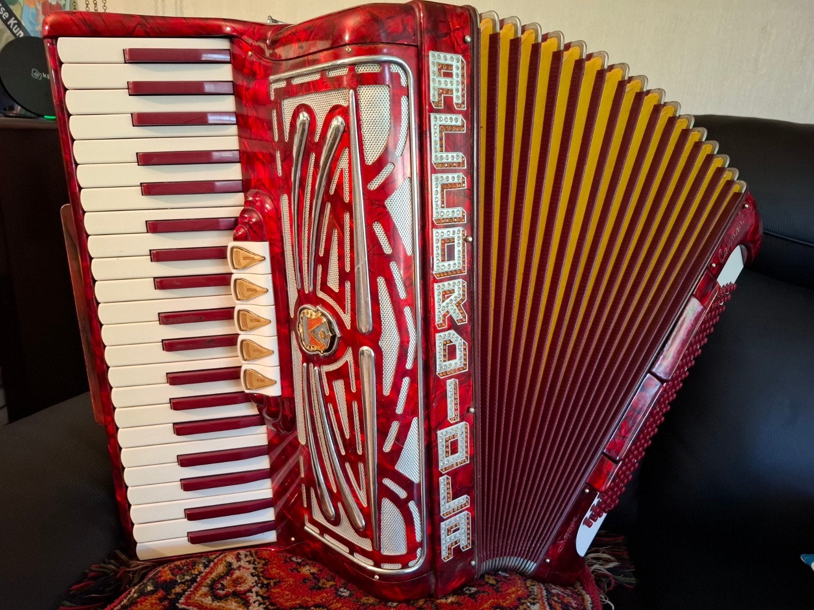 Accordéon Accordiola SUPER CARMEN, Musique & Instruments, Enlèvement ou Envoi, Avec valise, Comme neuf, Accordiola