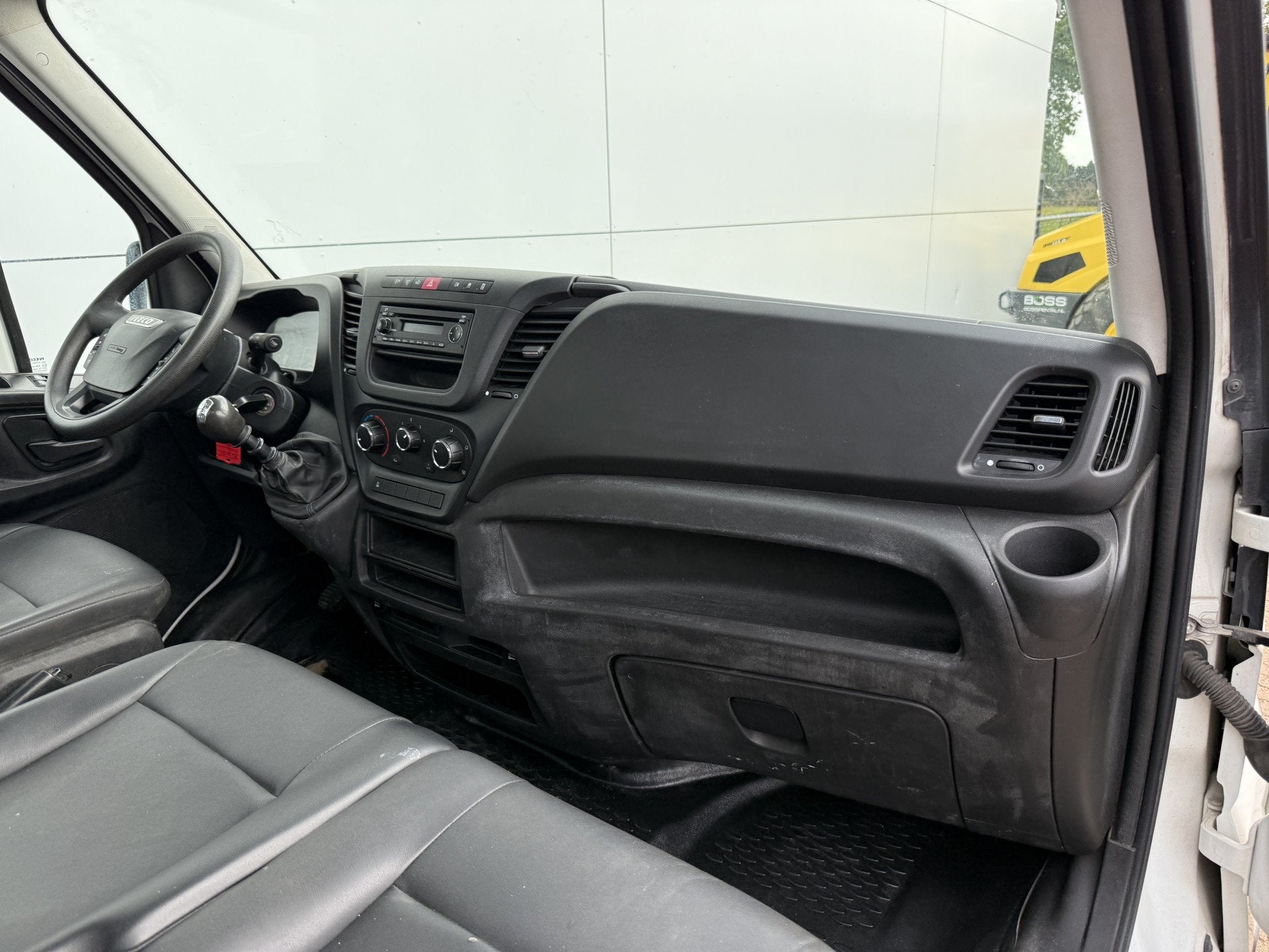 Iveco Daily 35C12 2.3 Kipper Dubbellucht Airco 3.5t Trekhaak, Autos, Cuir, Achat, Entreprise, Boîte manuelle