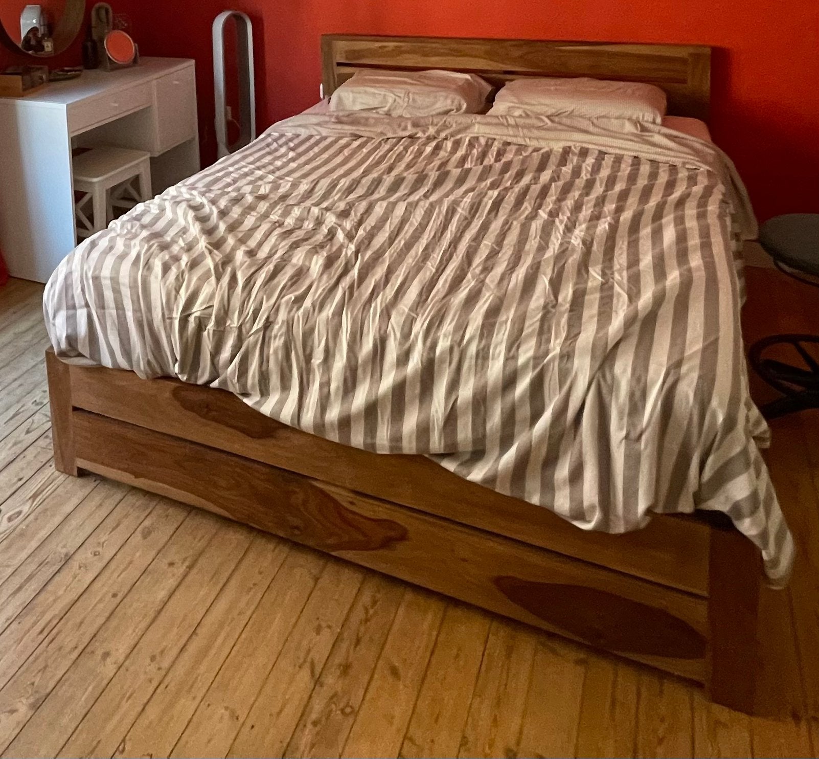Acacia bed in uitstekende staat, Ophalen, Scandinavisch, Zo goed als nieuw, Twijfelaar