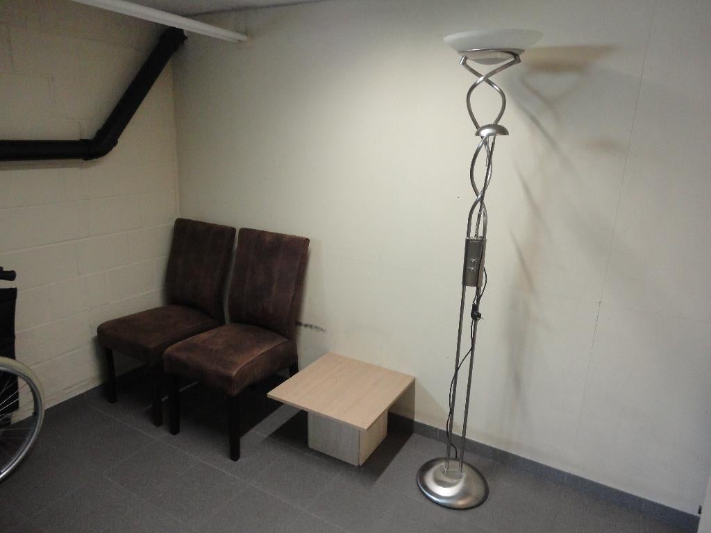 Staanlamp met ledlamp bovenzijde en halogeen leeslamp., Huis en Inrichting, Ophalen, Zo goed als nieuw, Glas, 150 tot 200 cm