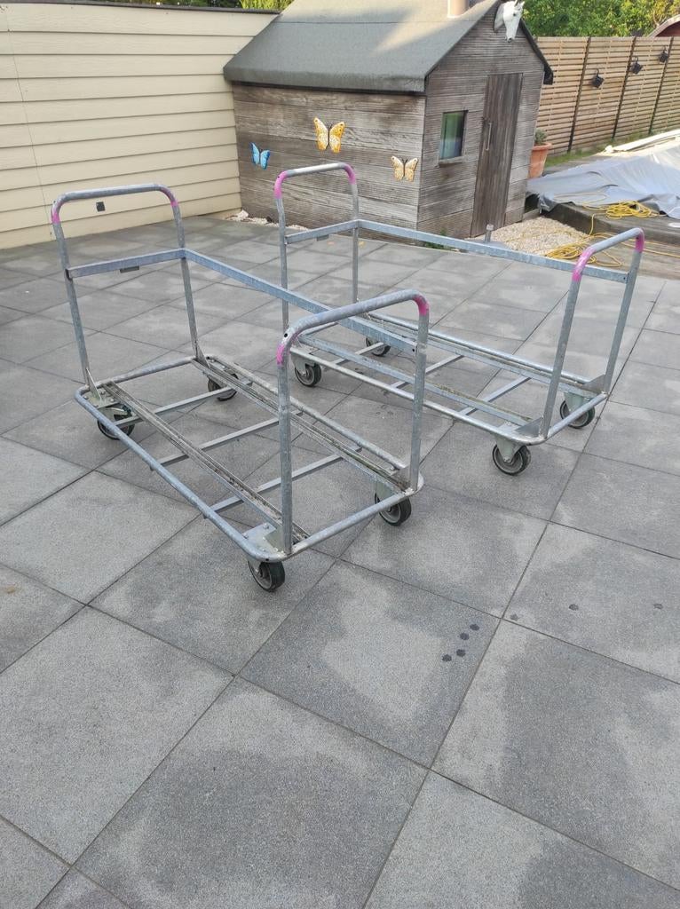 Zeer stevige stapel karren (voor stoelen of iets anders), Ophalen