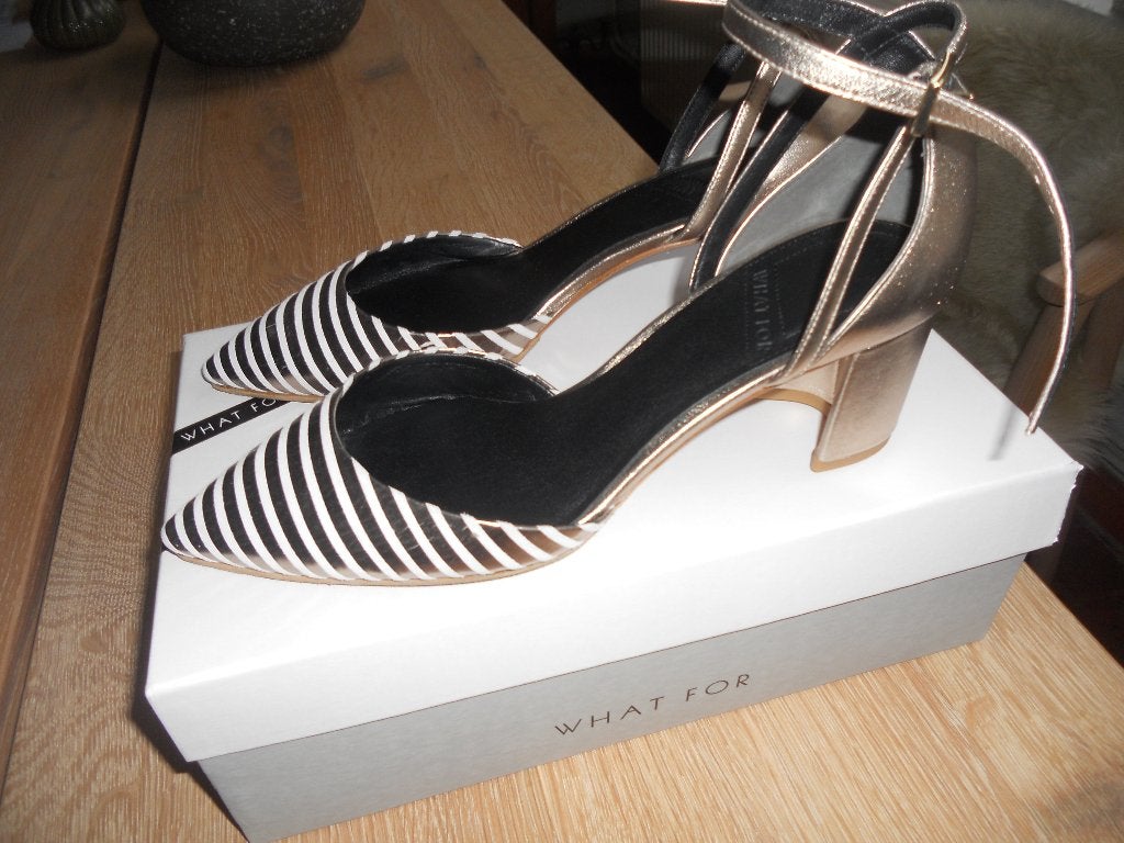 NIEUWE PUMPS WHAT FOR? mt 38, Kleding | Dames, Pumps, Wit, Nieuw, Ophalen of Verzenden