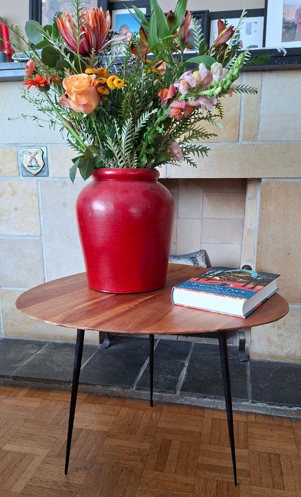 Table d’appoint vintage en bois – style scandinave, Maison & Meubles, Moins de 55 cm, Enlèvement, Utilisé, Scandinave