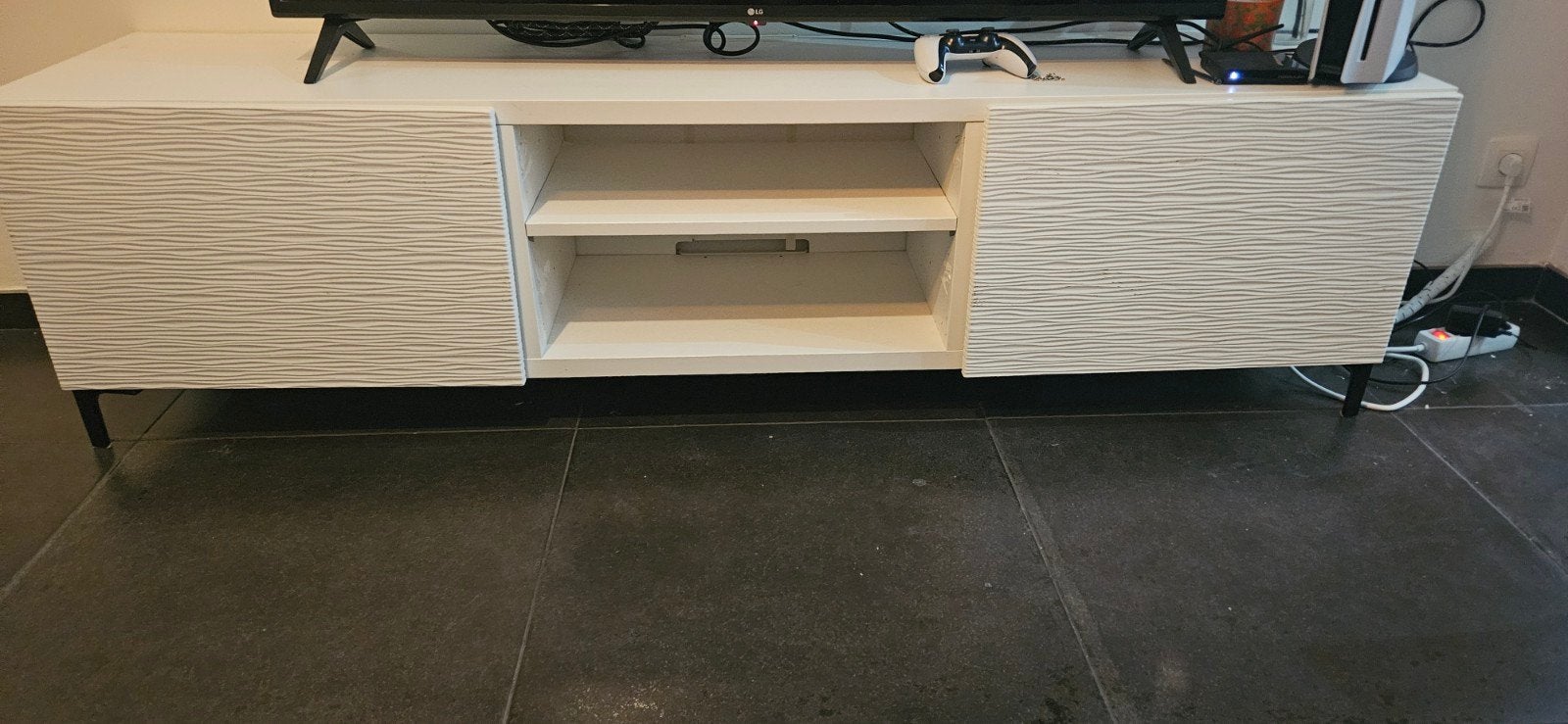 Meuble TV IKEA, Maison & Meubles, Armoires | Mobilier de télévision