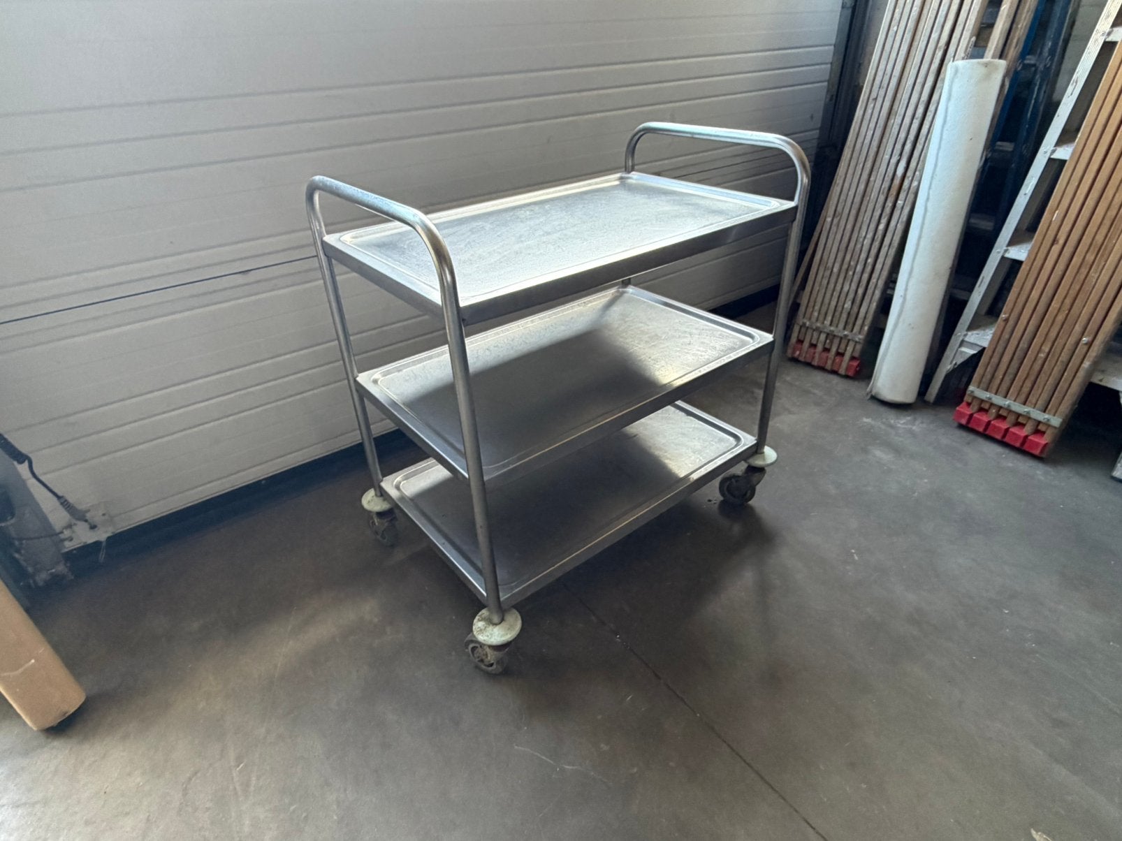 RVS Serveerwagen / Horeca Rolwagen 3 etages 85 x 52 x 94 cm, Zakelijke goederen, Ophalen