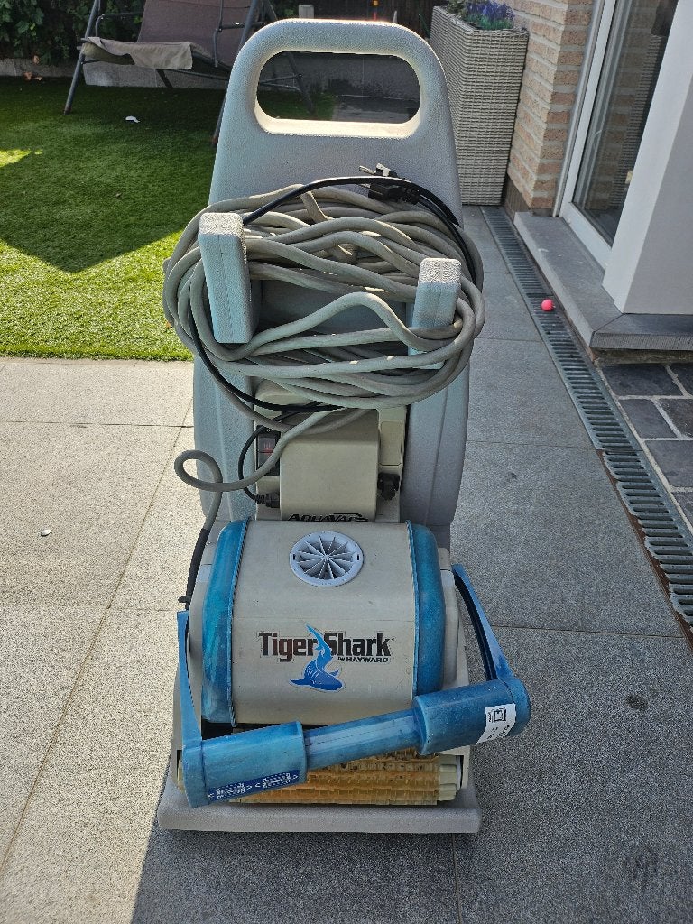 Zwembad robot, Ophalen